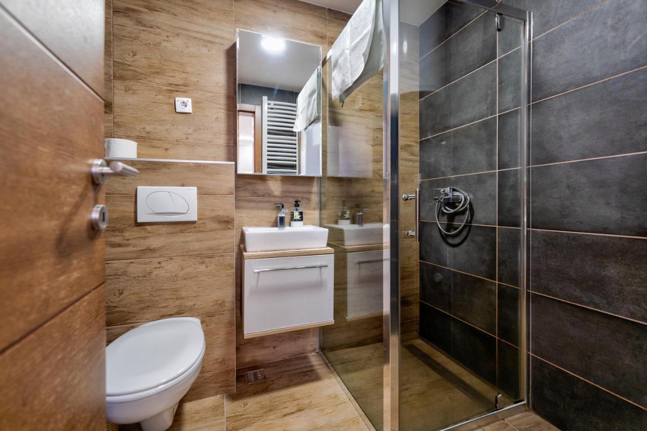 Apartmani Mn ซลาตีบอร์ ภายนอก รูปภาพ