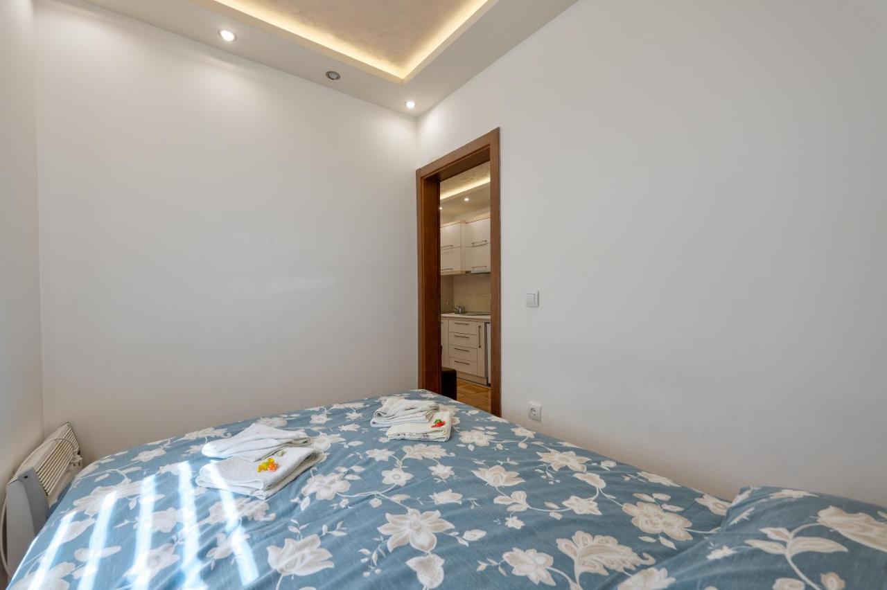 Apartmani Mn ซลาตีบอร์ ภายนอก รูปภาพ