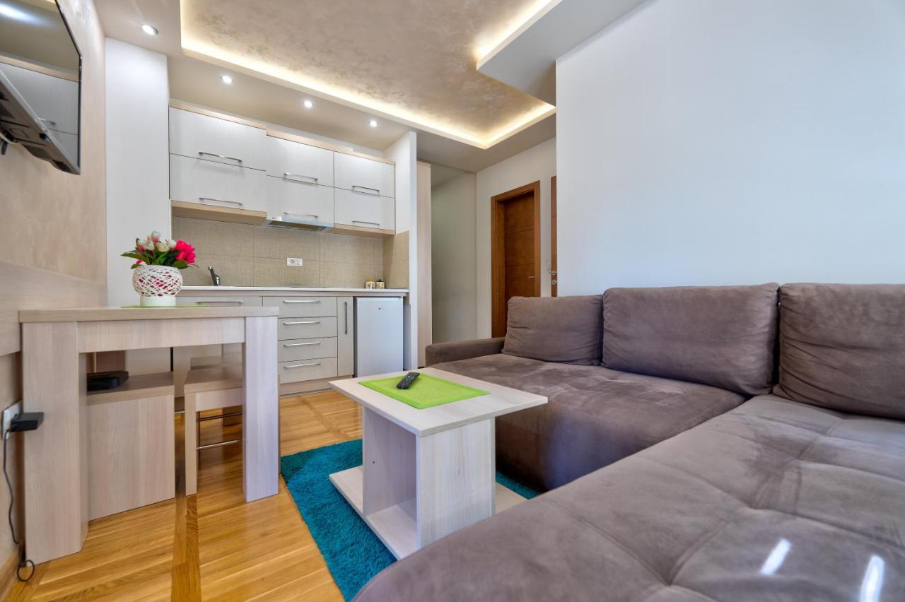 Apartmani Mn ซลาตีบอร์ ภายนอก รูปภาพ